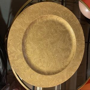 GOLD CHARGER PLATES SET OF 4